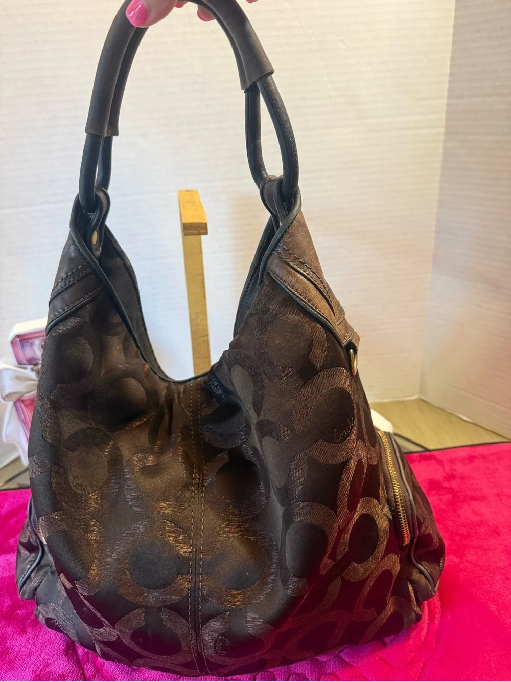 2009 the coach Cambridge XL op art hobo bag 14087